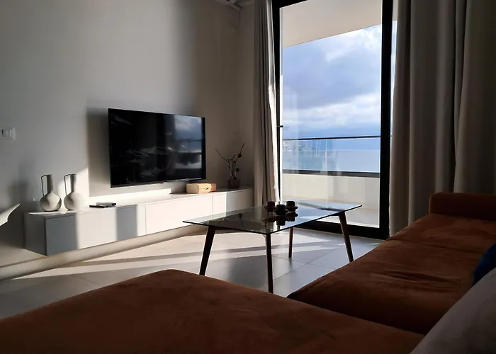 Ideal Sea View Apartment